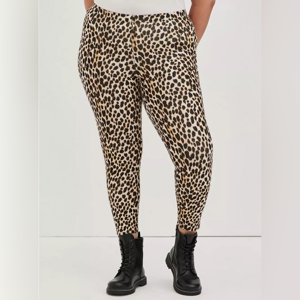 Torrid Cheetah Print Crop Signature Leggings Plus Size 2X - 18-20
